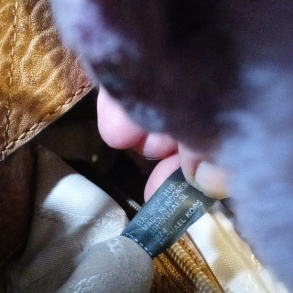 Michael Kors Handbag - Picture 4 of 4